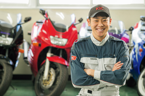 ⼀級⾃動⾞⼯学科/（現 ⼀級専攻科） 脇田 零士さん トヨタＬ＆Ｆ福岡株式会社　祐誠高等学校出身（福岡県）